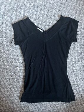 BDG Black Short Sleeve V‑Neck Ribbed Tee
